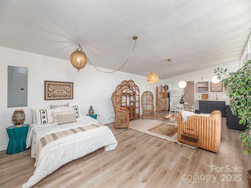 275 Richland Street, Waynesville, NC 28786.  MLS# CAR4277674, YatesRealty ID 24125. 