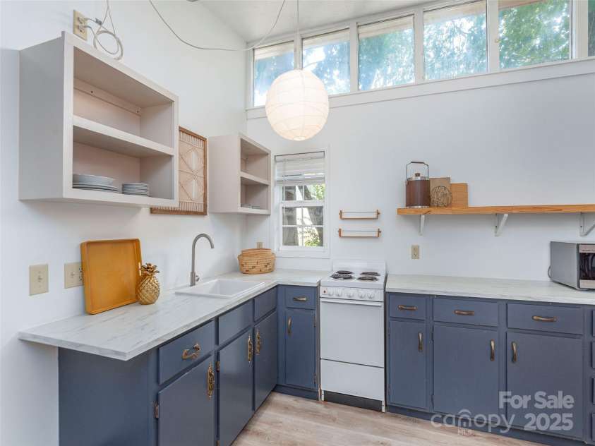 275 Richland Street, Waynesville, NC 28786.  MLS# CAR4277674, YatesRealty ID 24125. 