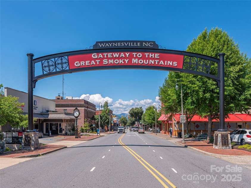 275 Richland Street, Waynesville, NC 28786.  MLS# CAR4277674, YatesRealty ID 24125. 