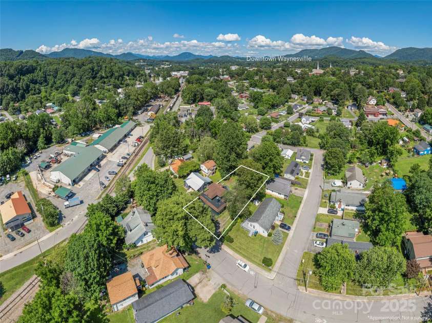 275 Richland Street, Waynesville, NC 28786.  MLS# CAR4277674, YatesRealty ID 24125. 