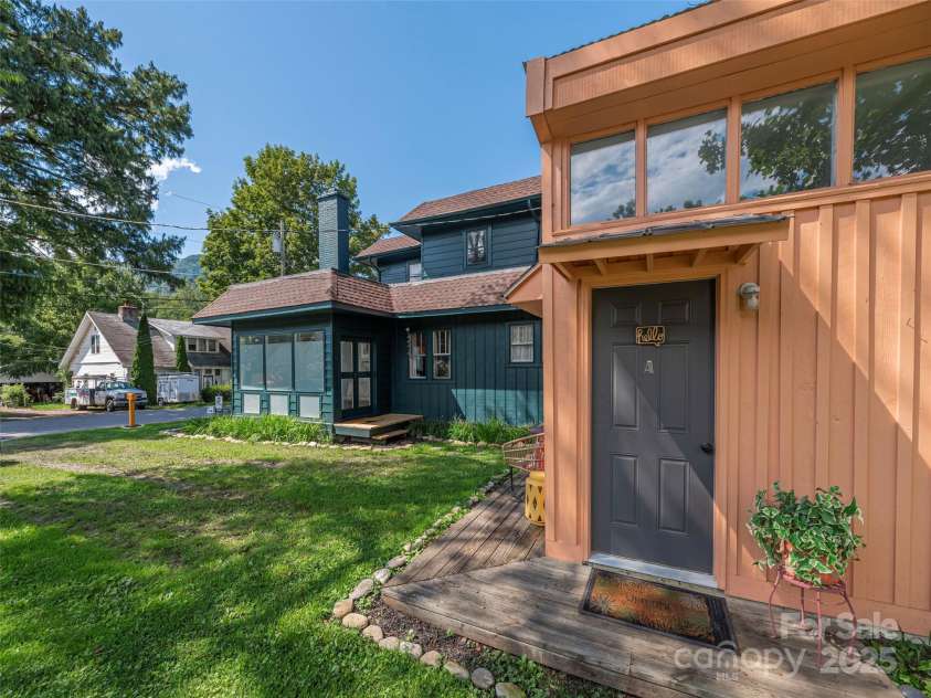 275 Richland Street, Waynesville, NC 28786.  MLS# CAR4277674, YatesRealty ID 24125. 