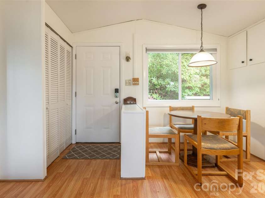 8 Delano Road, Asheville, NC 28805.  MLS# CAR4373793, YatesRealty ID 24125. 