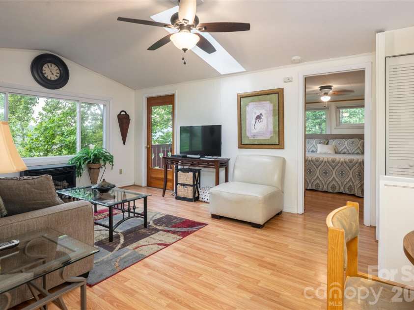 8 Delano Road, Asheville, NC 28805.  MLS# CAR4373793, YatesRealty ID 24125. 