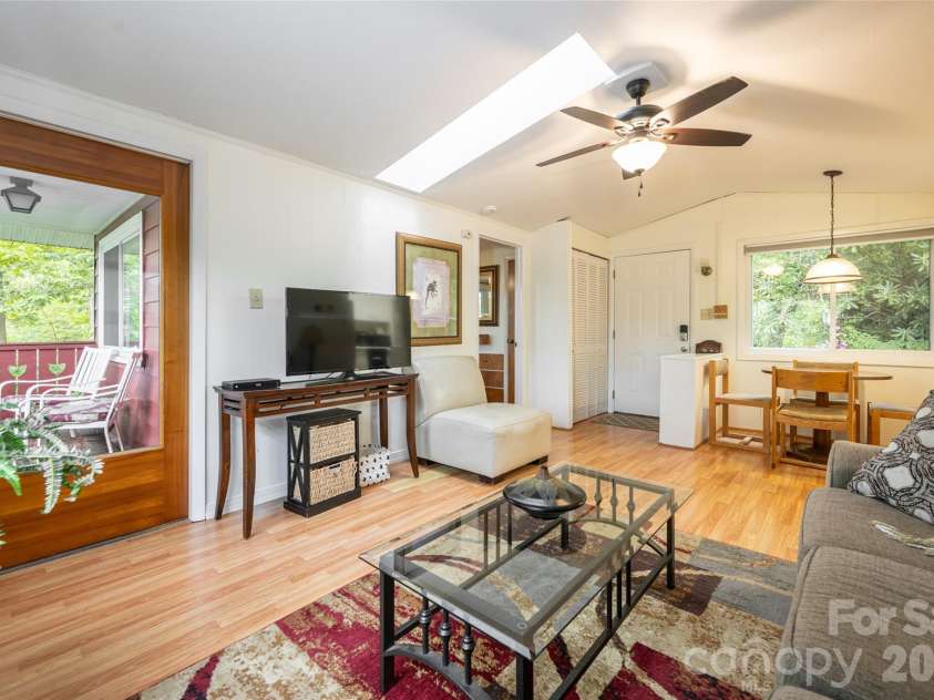 8 Delano Road, Asheville, NC 28805.  MLS# CAR4373793, YatesRealty ID 24125. 