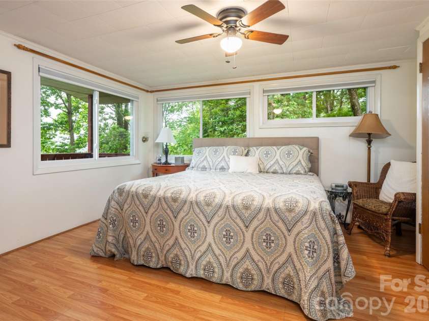 8 Delano Road, Asheville, NC 28805.  MLS# CAR4373793, YatesRealty ID 24125. 