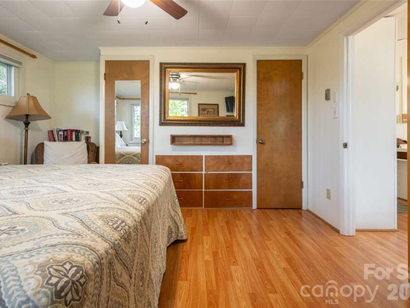 8 Delano Road, Asheville, NC 28805.  MLS# CAR4373793, YatesRealty ID 24125. 