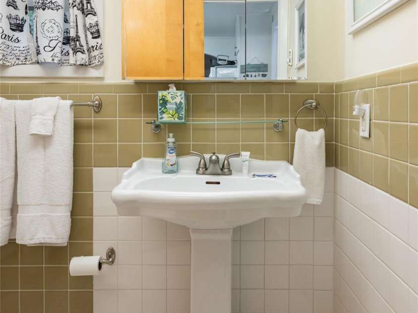 8 Delano Road, Asheville, NC 28805.  MLS# CAR4373793, YatesRealty ID 24125. 