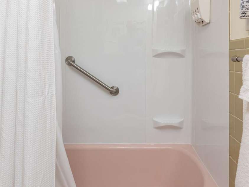 8 Delano Road, Asheville, NC 28805.  MLS# CAR4373793, YatesRealty ID 24125. 