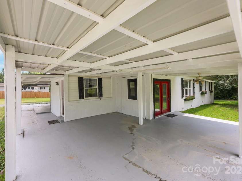 1040 Beckham Road, Salisbury, NC 28147.  MLS# CAR4278024, YatesRealty ID 24126. 