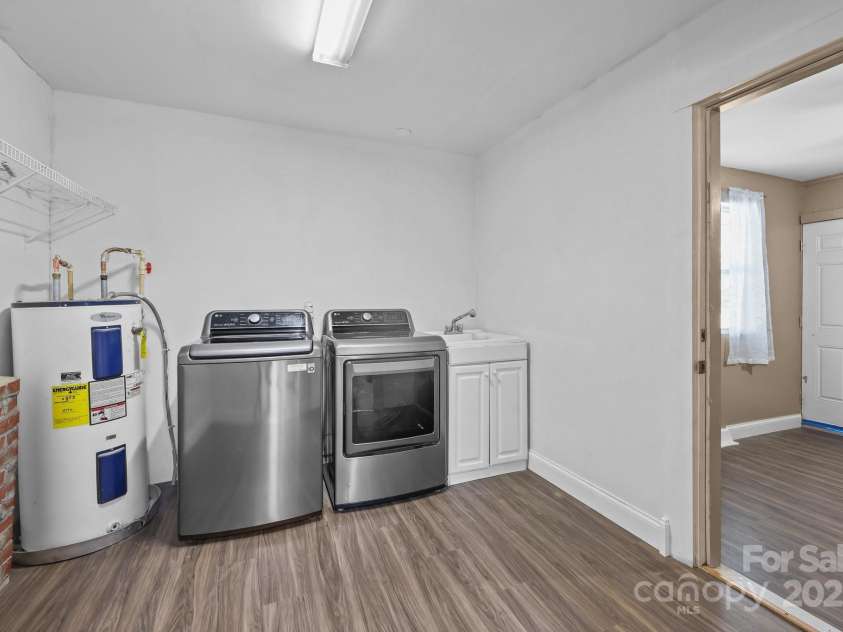 1040 Beckham Road, Salisbury, NC 28147.  MLS# CAR4278024, YatesRealty ID 24126. 