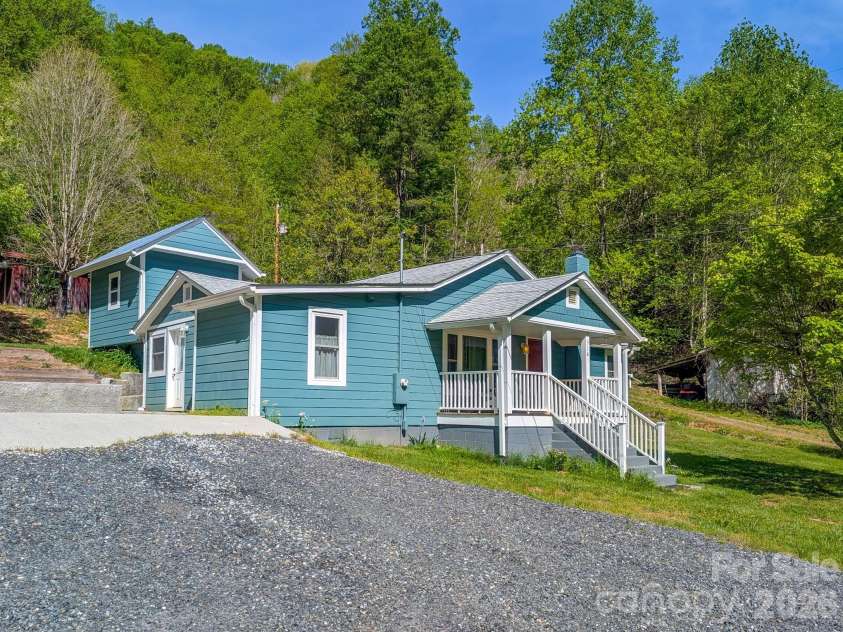 314 Byrd Creek Road, Green Mountain, NC 28740.  MLS# CAR4375013, YatesRealty ID 24126. 