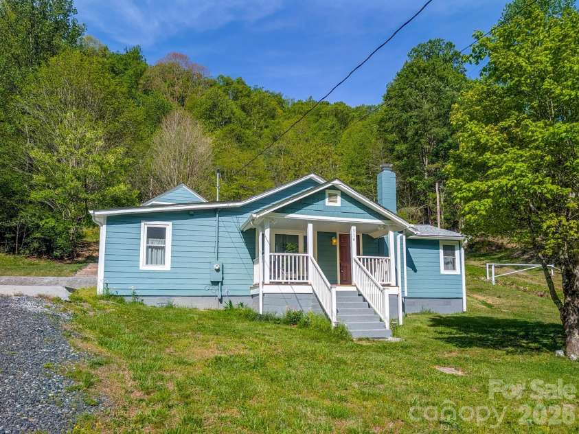314 Byrd Creek Road, Green Mountain, NC 28740.  MLS# CAR4375013, YatesRealty ID 24126. 