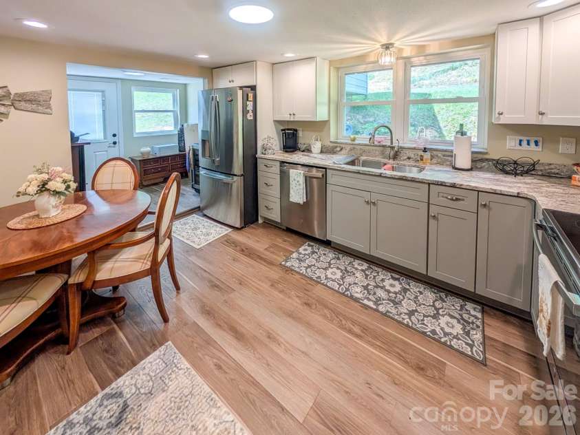 314 Byrd Creek Road, Green Mountain, NC 28740.  MLS# CAR4375013, YatesRealty ID 24126. 