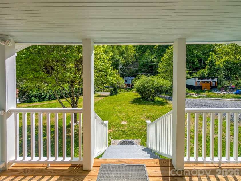 314 Byrd Creek Road, Green Mountain, NC 28740.  MLS# CAR4375013, YatesRealty ID 24126. 