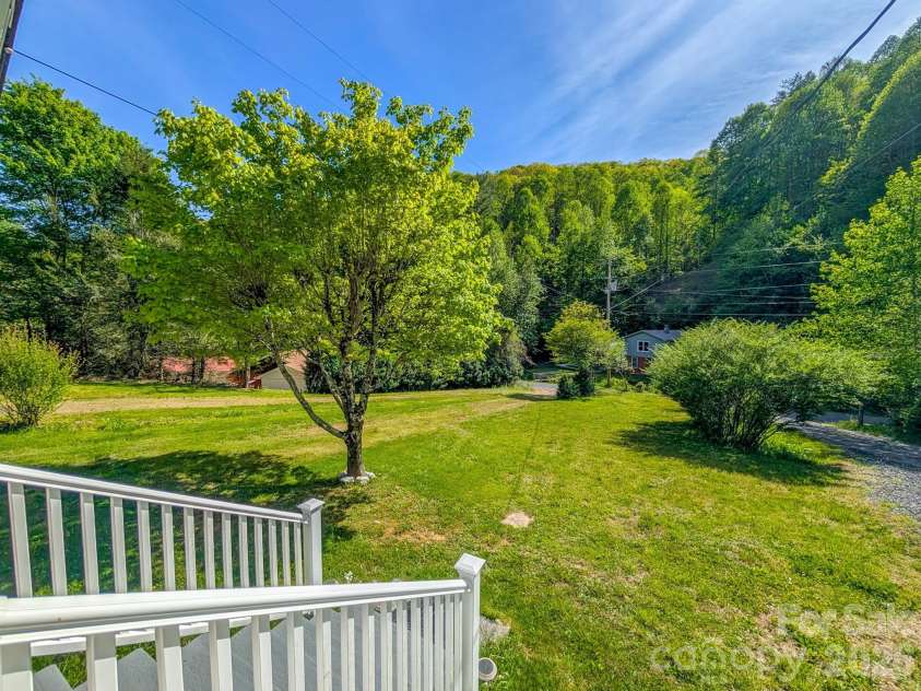 314 Byrd Creek Road, Green Mountain, NC 28740.  MLS# CAR4375013, YatesRealty ID 24126. 
