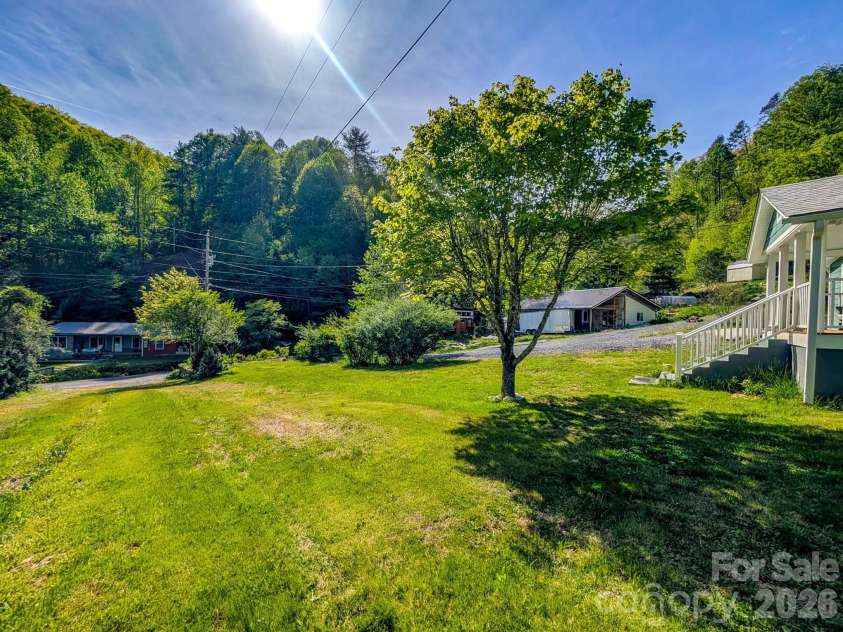 314 Byrd Creek Road, Green Mountain, NC 28740.  MLS# CAR4375013, YatesRealty ID 24126. 