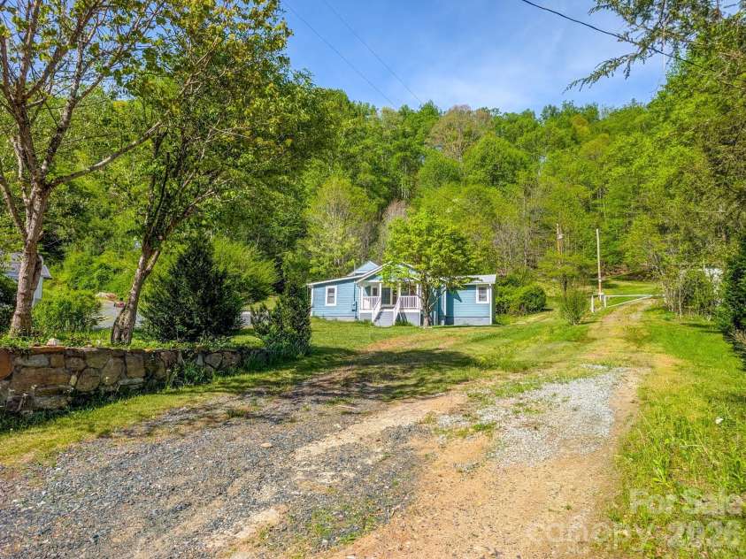 314 Byrd Creek Road, Green Mountain, NC 28740.  MLS# CAR4375013, YatesRealty ID 24126. 