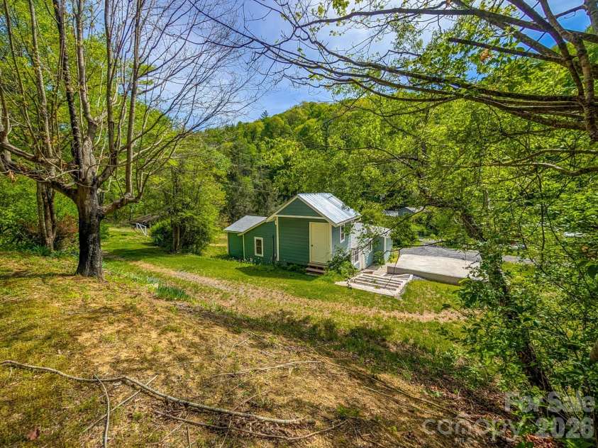 314 Byrd Creek Road, Green Mountain, NC 28740.  MLS# CAR4375013, YatesRealty ID 24126. 