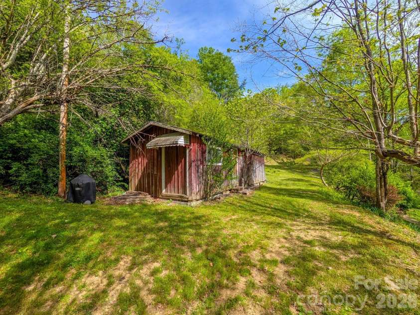 314 Byrd Creek Road, Green Mountain, NC 28740.  MLS# CAR4375013, YatesRealty ID 24126. 