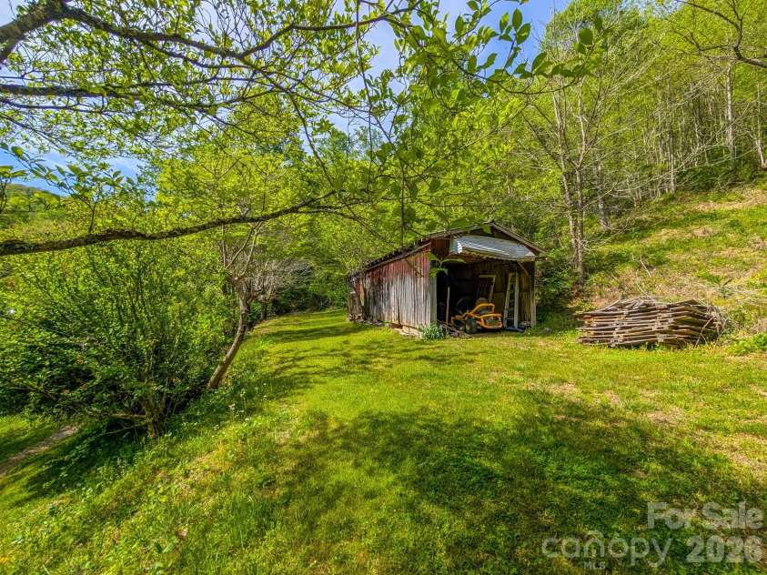 314 Byrd Creek Road, Green Mountain, NC 28740.  MLS# CAR4375013, YatesRealty ID 24126. 