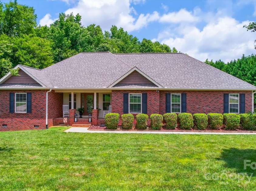 210 Cool Side Drive, Salisbury, NC 28146.  MLS# CAR4277633, YatesRealty ID 24127. 