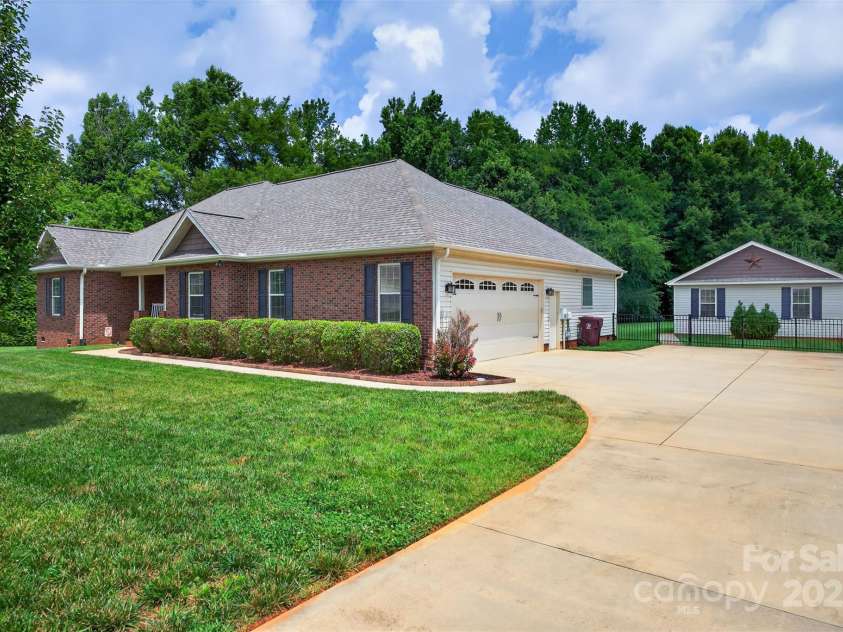 210 Cool Side Drive, Salisbury, NC 28146.  MLS# CAR4277633, YatesRealty ID 24127. 