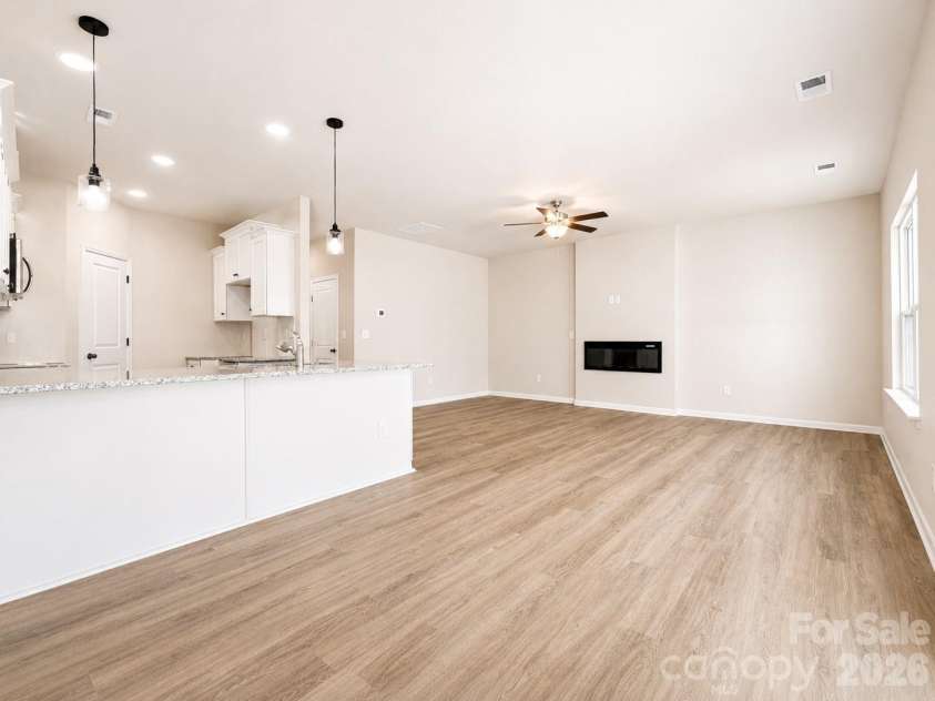 4729 Muskogee Drive, Charlotte, NC 28227.  MLS# CAR4396226, YatesRealty ID 24127. 
