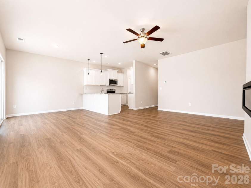 4729 Muskogee Drive, Charlotte, NC 28227.  MLS# CAR4396226, YatesRealty ID 24127. 