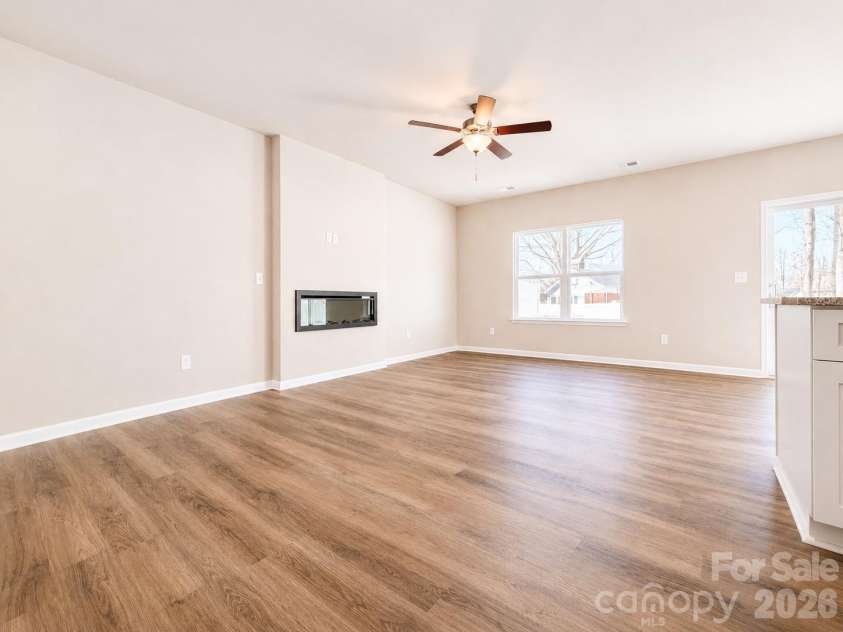 4729 Muskogee Drive, Charlotte, NC 28227.  MLS# CAR4396226, YatesRealty ID 24127. 