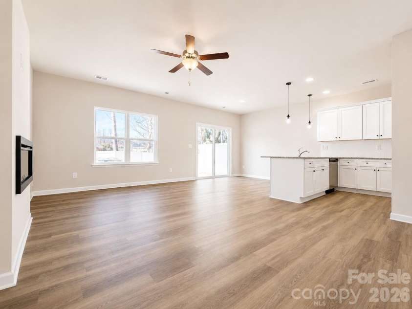 4729 Muskogee Drive, Charlotte, NC 28227.  MLS# CAR4396226, YatesRealty ID 24127. 