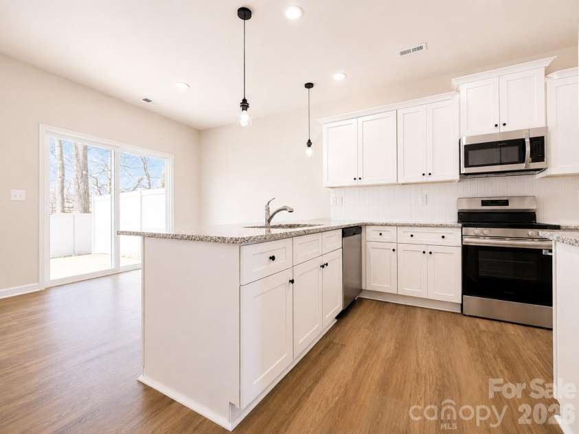 4729 Muskogee Drive, Charlotte, NC 28227.  MLS# CAR4396226, YatesRealty ID 24127. 