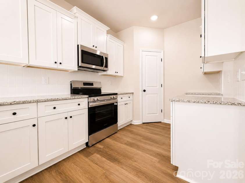 4729 Muskogee Drive, Charlotte, NC 28227.  MLS# CAR4396226, YatesRealty ID 24127. 