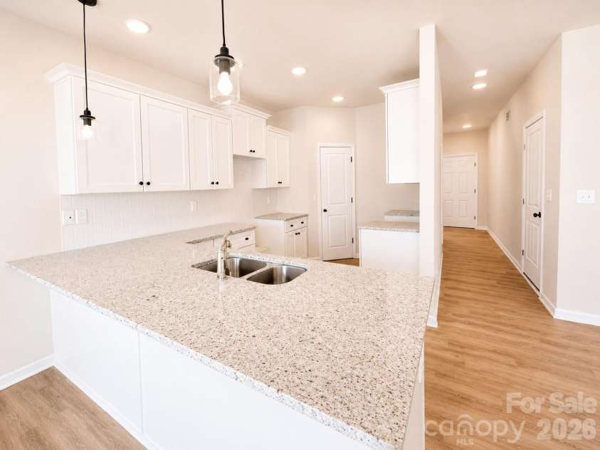 4729 Muskogee Drive, Charlotte, NC 28227.  MLS# CAR4396226, YatesRealty ID 24127. 