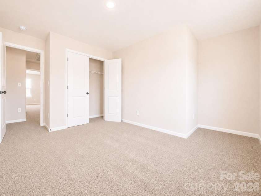4729 Muskogee Drive, Charlotte, NC 28227.  MLS# CAR4396226, YatesRealty ID 24127. 