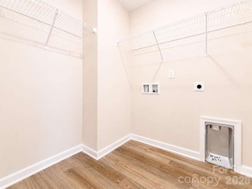 4729 Muskogee Drive, Charlotte, NC 28227.  MLS# CAR4396226, YatesRealty ID 24127. 