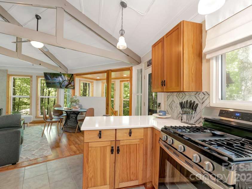 125 Pond Creek Road, Beech Mountain, NC 28604.  MLS# CAR4275348, YatesRealty ID 24128. 