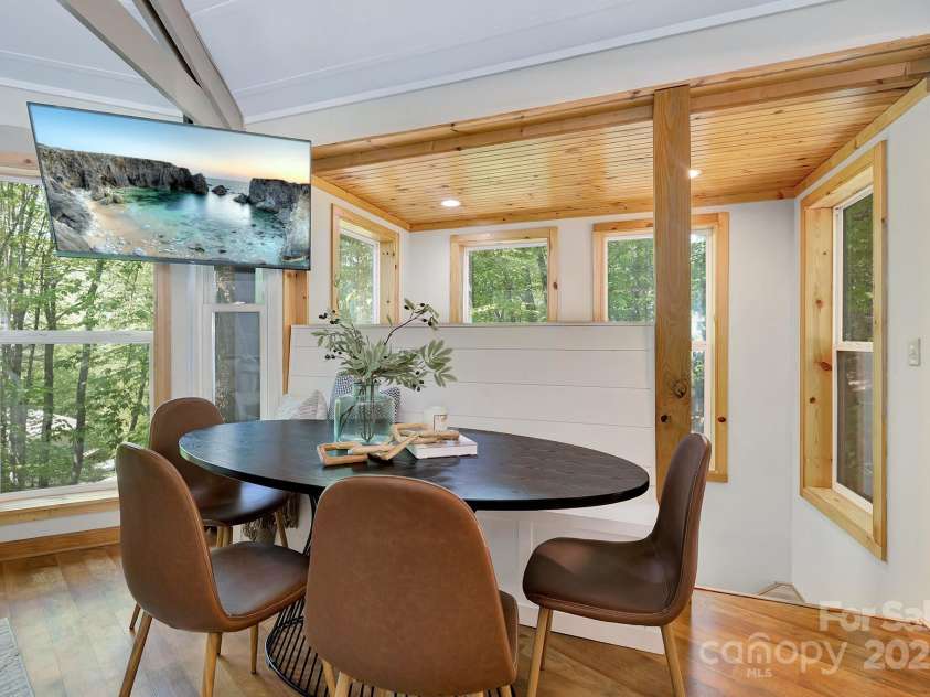 125 Pond Creek Road, Beech Mountain, NC 28604.  MLS# CAR4275348, YatesRealty ID 24128. 