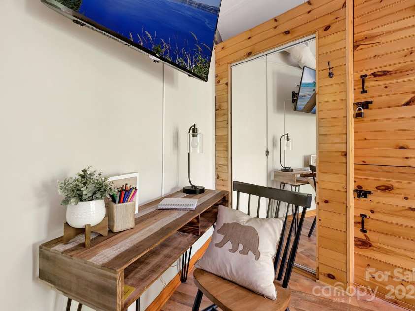 125 Pond Creek Road, Beech Mountain, NC 28604.  MLS# CAR4275348, YatesRealty ID 24128. 