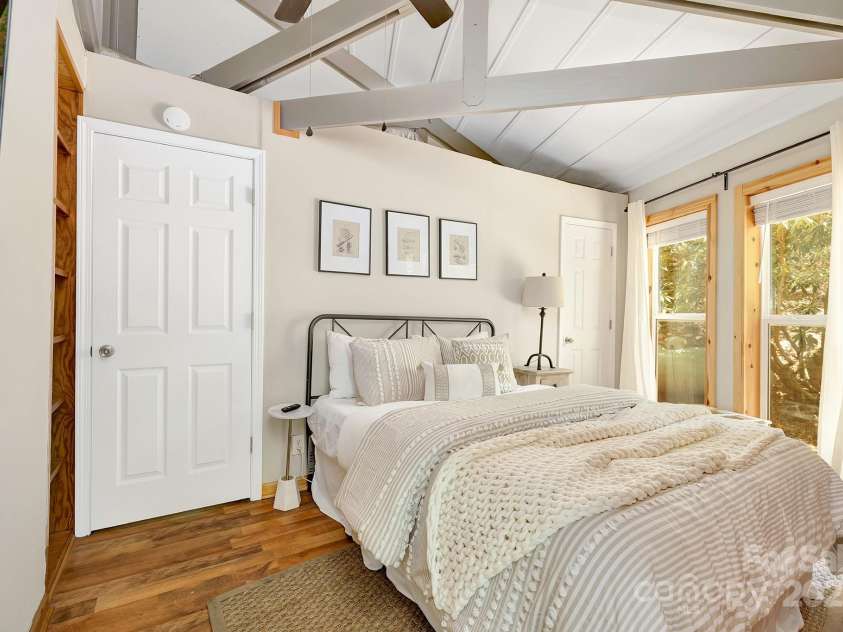 125 Pond Creek Road, Beech Mountain, NC 28604.  MLS# CAR4275348, YatesRealty ID 24128. 