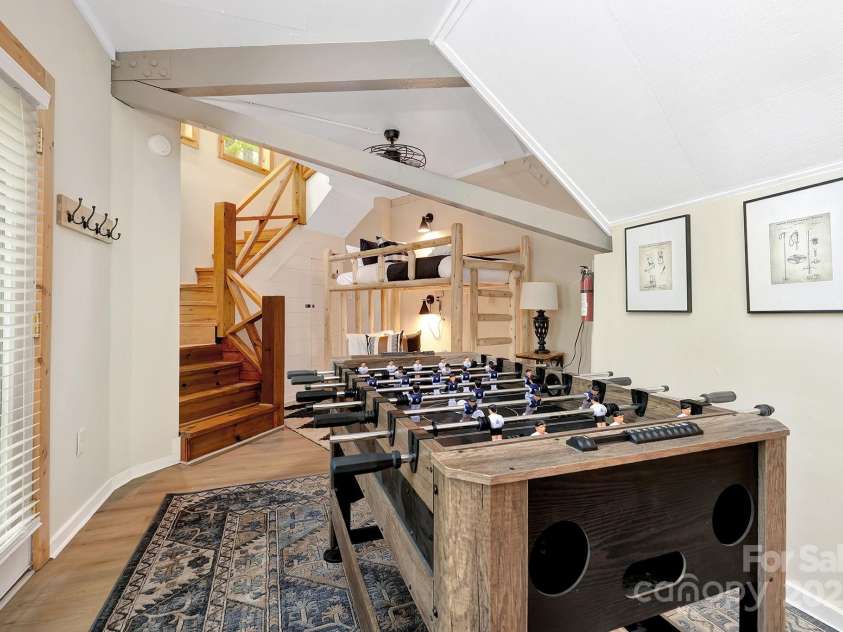 125 Pond Creek Road, Beech Mountain, NC 28604.  MLS# CAR4275348, YatesRealty ID 24128. 