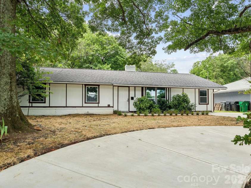 2000 Tyvola Road, Charlotte, NC 28210.  MLS# CAR4351588, YatesRealty ID 2413. 