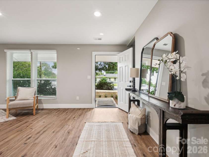 2000 Tyvola Road, Charlotte, NC 28210.  MLS# CAR4351588, YatesRealty ID 2413. 