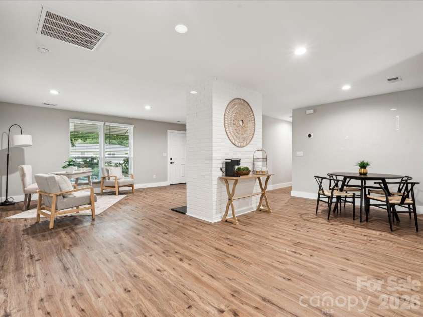 2000 Tyvola Road, Charlotte, NC 28210.  MLS# CAR4351588, YatesRealty ID 2413. 