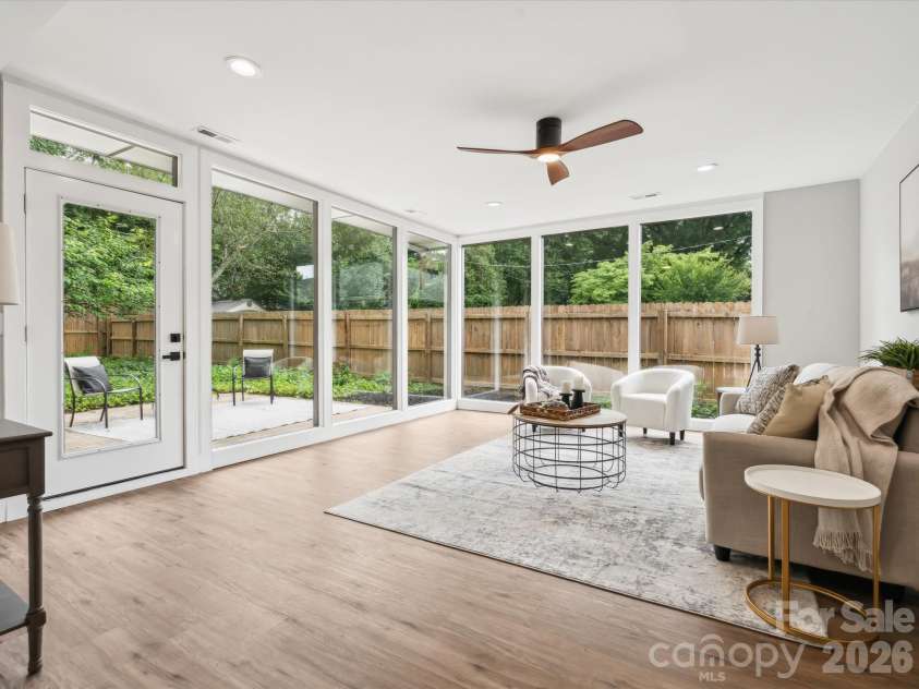2000 Tyvola Road, Charlotte, NC 28210.  MLS# CAR4351588, YatesRealty ID 2413. 