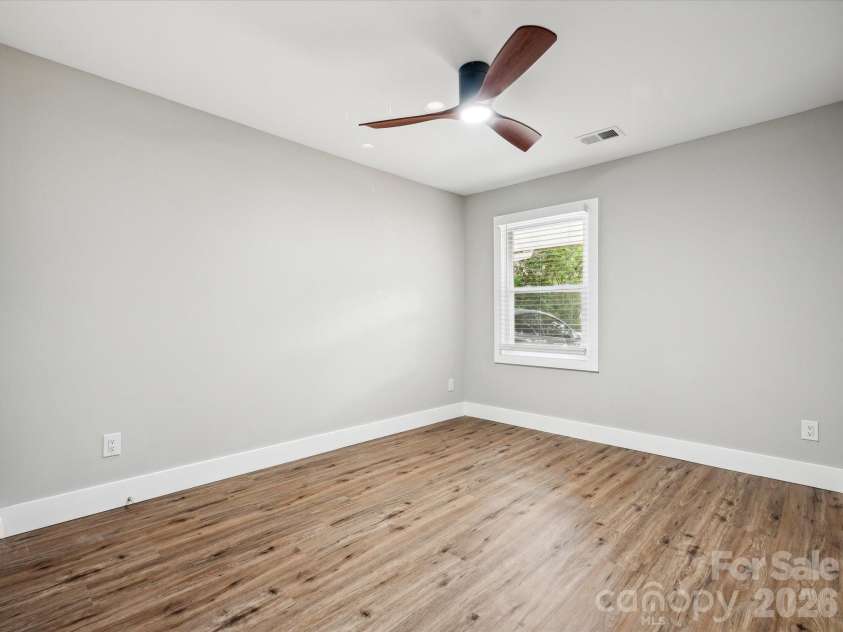 2000 Tyvola Road, Charlotte, NC 28210.  MLS# CAR4351588, YatesRealty ID 2413. 