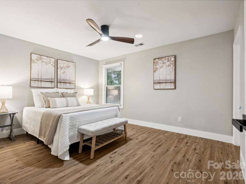 2000 Tyvola Road, Charlotte, NC 28210.  MLS# CAR4351588, YatesRealty ID 2413. 