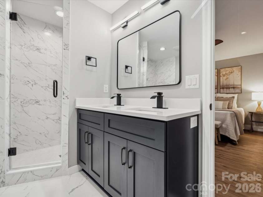 2000 Tyvola Road, Charlotte, NC 28210.  MLS# CAR4351588, YatesRealty ID 2413. 