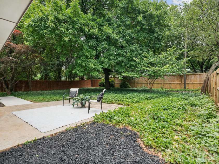 2000 Tyvola Road, Charlotte, NC 28210.  MLS# CAR4351588, YatesRealty ID 2413. 
