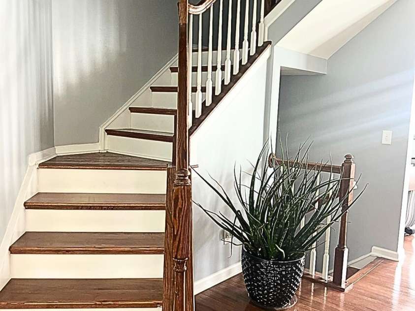 9323 Lenox Pointe Drive, Charlotte, NC 28273.  MLS# CAR4210619, YatesRealty ID 2413. 1st level stairway