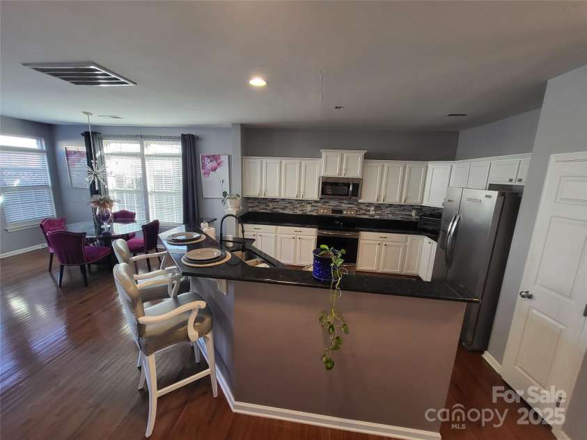 9323 Lenox Pointe Drive, Charlotte, NC 28273.  MLS# CAR4210619, YatesRealty ID 2413. Kitchen